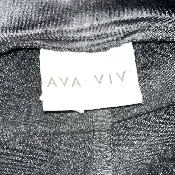 AVA & VIV Black Capri Leggings~NWT - Picture 6 of 7